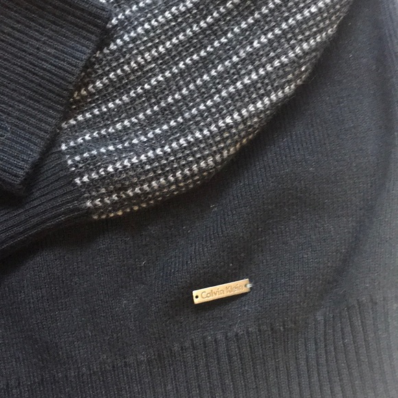 Calvin klen sweater or top. - Picture 4 of 5